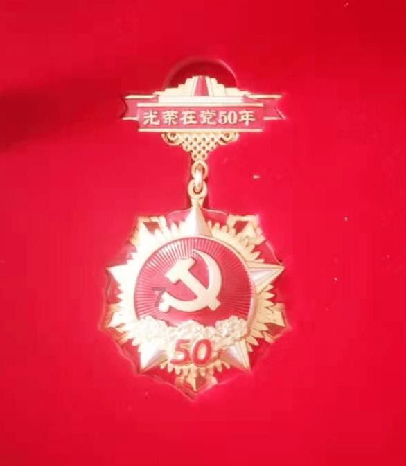 俗语说：“坟无头子孙穷，狐守坟富三辈”，是何意思？有道理吗？